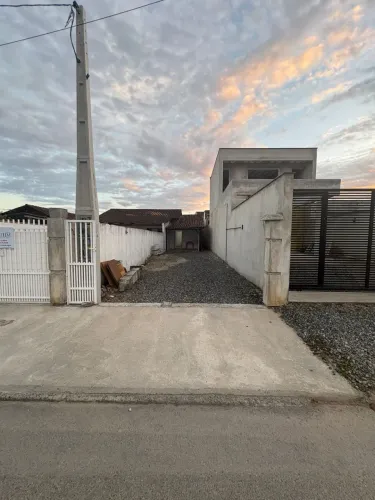 Casa para alugar - Bairro espinheiros 