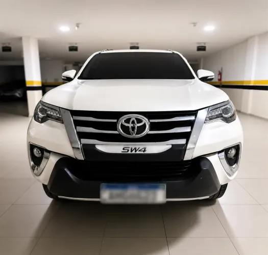 Toyota Hilux SW4 SRX 4X4 2.8 TDI 16V Dies. Aut. 2017