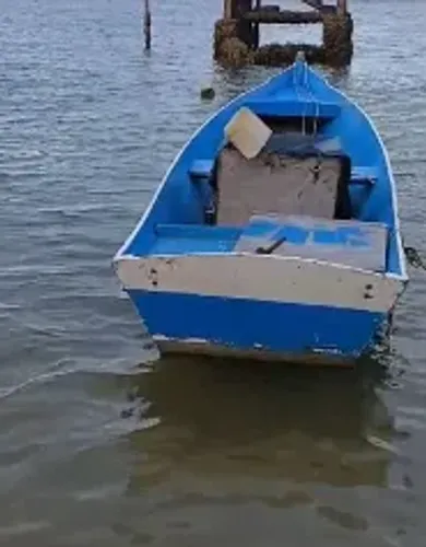 Barco de madeira tatajuba