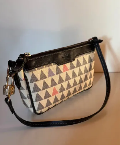 Bolsa Schutz triangle Emmy