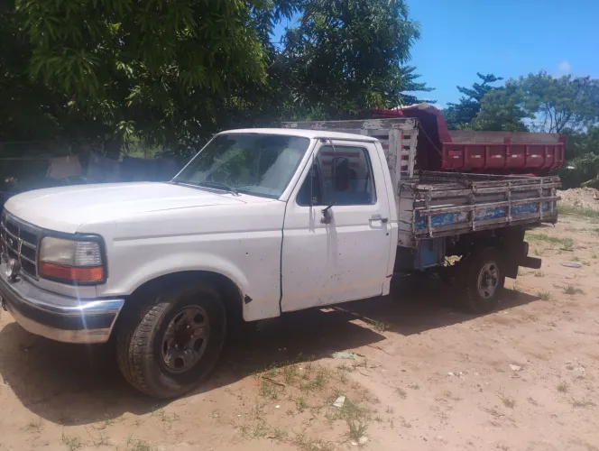 Ford F-1000 XLT 2.5 HSD Diesel TB 1997