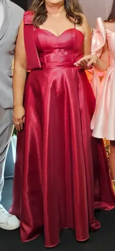 Vendo vestido de festa