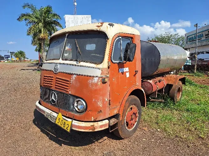 Caminhão Mercedes LP321 Cara Chata 1959
