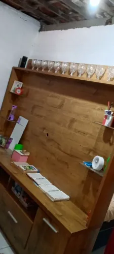 Rack grande troco em uma menor