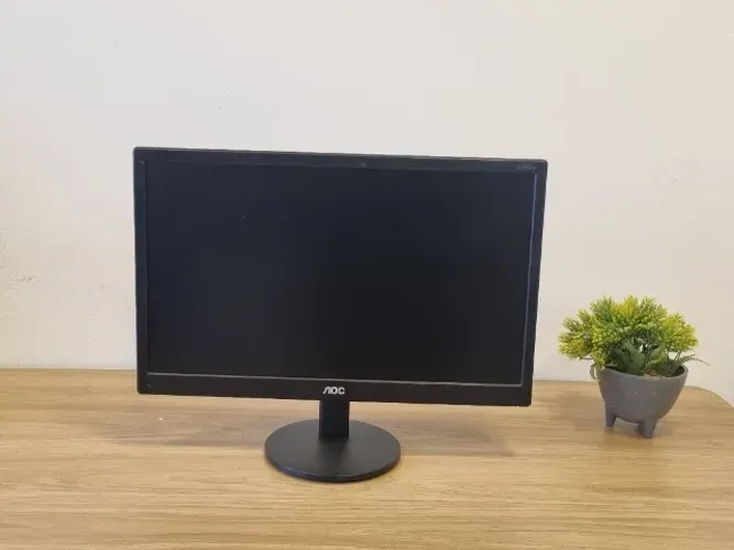 Monitor Philips 16" | HD | LCD LED | 60 Hz | VGA
