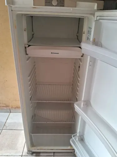 Geladeira continental 