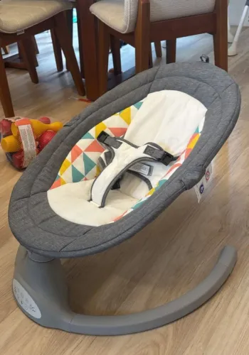 Cadeira balanço para bebê
