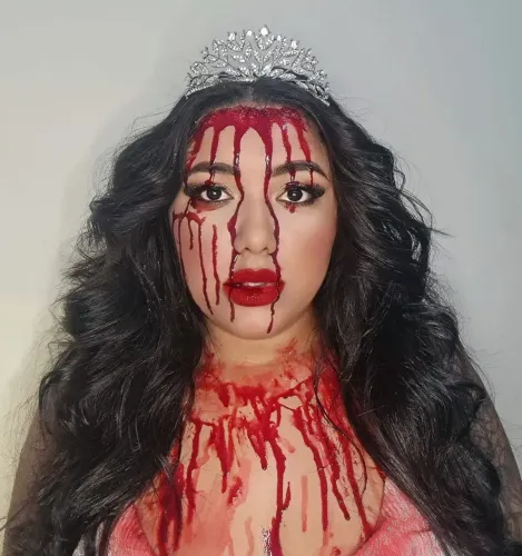 Maquiagem com efeitos especiais. Realismo para sua fantasia de halloween.