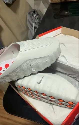 Slide Nike Mind