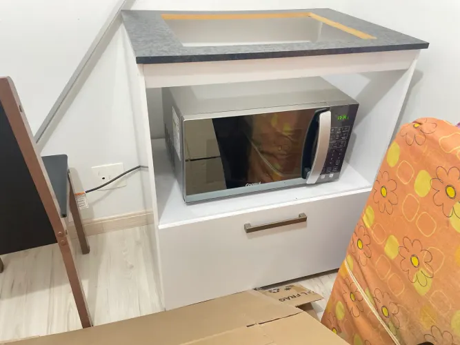 Olá, estou vendendo um cooktop 4 bocas com o armário base, novo e com 1 ano de uso 