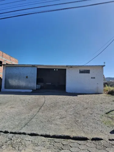 Galpão com 150 m² em Santo Amaro da Imperatriz-SC 
