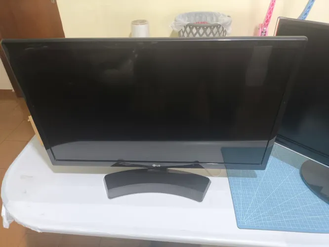TV Monitor LG 24? 24MT48DF-PS ? bom estado