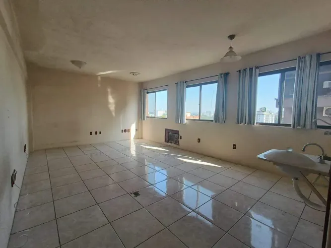 Sala/Conjunto Comercial para Aluguel em Gravataí (Centro) 40m² Interna + 40m² Externa