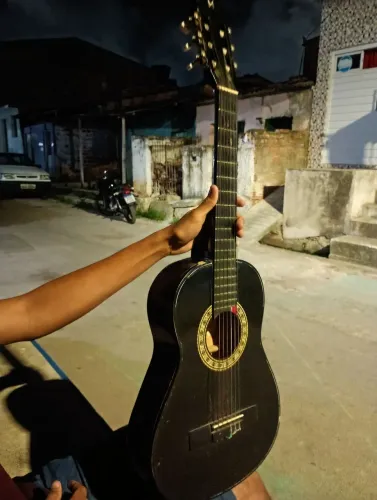 Violão Michael para vender logo