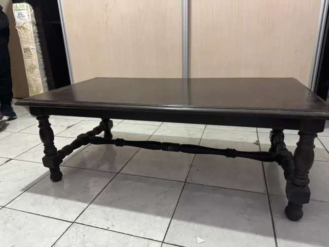 Mesa de centro Antiga Maciça - Antiguidade Década de 50.
