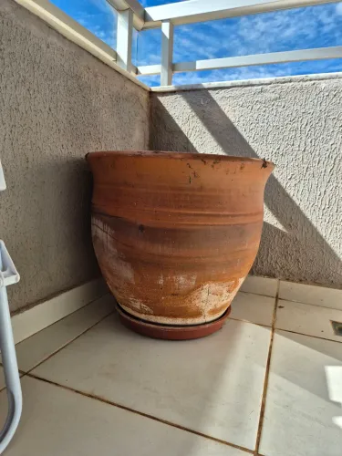 Vaso grande de barro para planta 