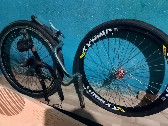 Vendo peças de bicicleta aro 29 reduzido condições boa