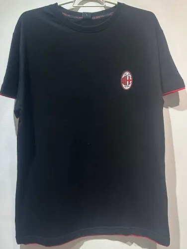 Camiseta Milan Preta