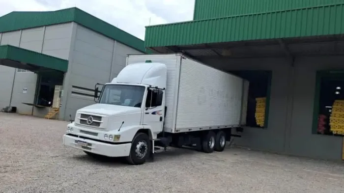 Vende-se caminhão em ótimo estado