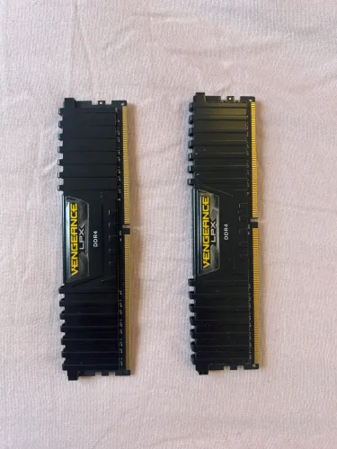 Memória RAM Corsair Vengeance DDR4 3200MHz 8gb