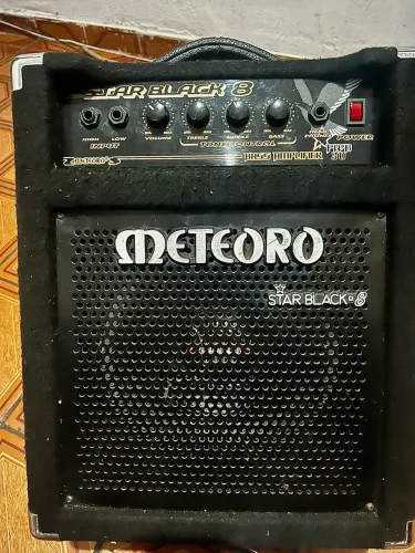 Amplificador de baixo Meteoro Star Black 8 