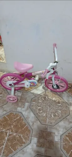 Vendo bicicleta infantil menina