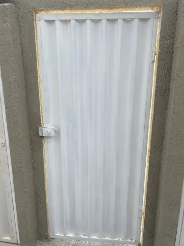 Portão ondulado chapa metálica! 2mt x 87cm Perfeito estado