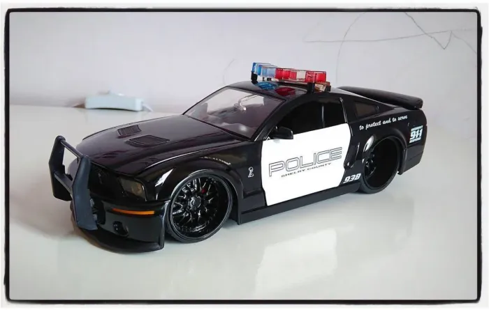 Ford Mustang Shelby GT500 2007, Police "Barricade" 1:24, Jada Toys.