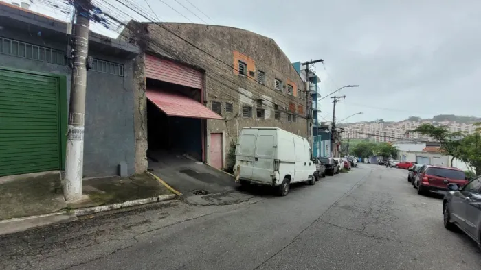 Galpão na Rua Dom João dos Santos, 38 700 m²