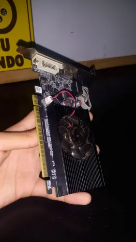 Placa de vídeo NVIDIA Geforce Gt 210 (G210) de 1gb de memória