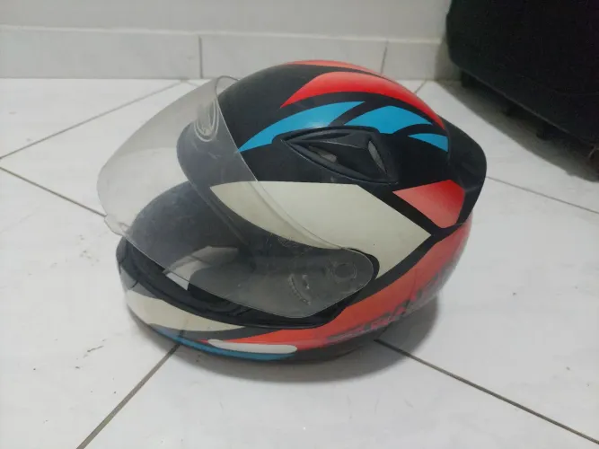 vende se capacete