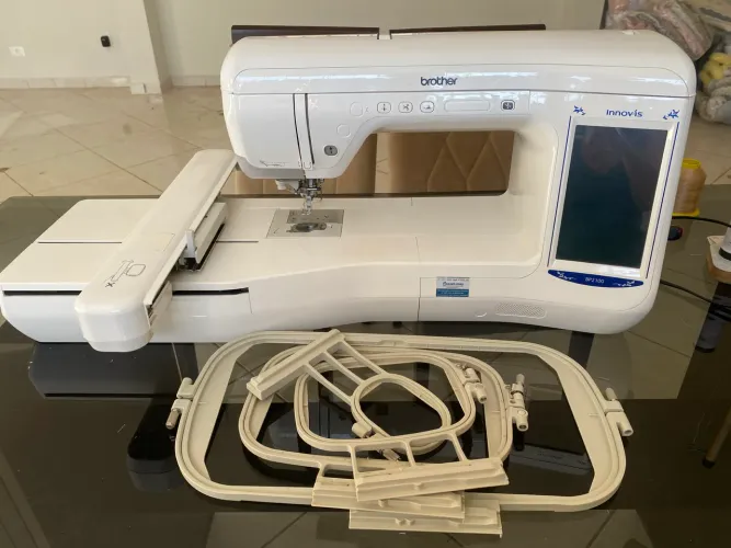 Máquina de Bordar Brother BP2100