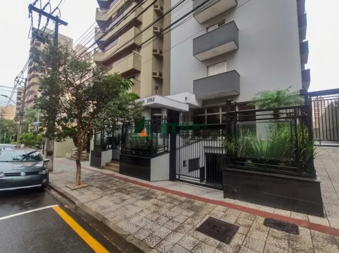 Apartamento com 03 quartos sendo 01 suíte na região central de Londrina