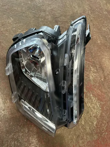 Farol direito com LED Citroen C3 2023 - 2026