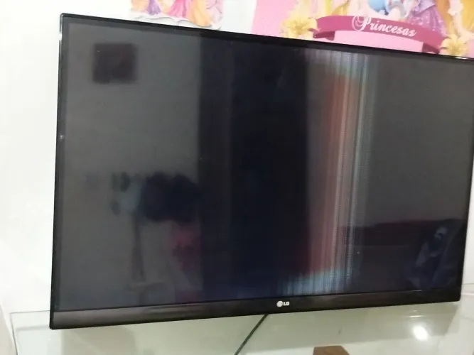 Vendo essa TV LG Tela Infinita 