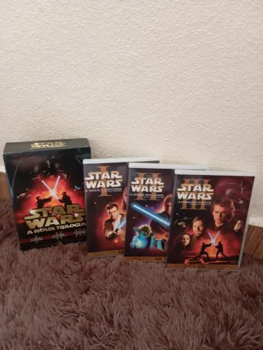 coleção em DVD de Star Wars: A Nova Trilogia (Episódios I, II e III)