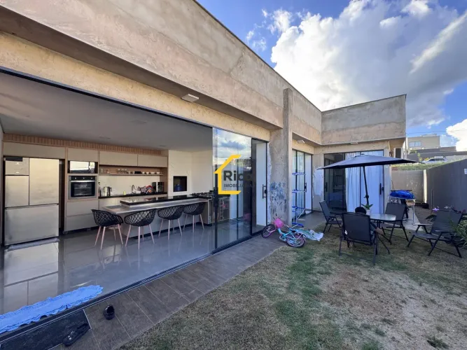 VILA SUÍÇA - CASA ESPAÇOSA E CONFORTÁVEL