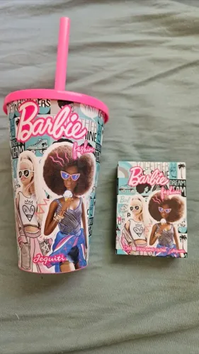 Kit Barbie (Perfume e Copo)