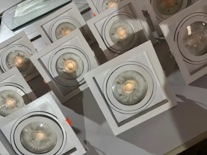 Spot LED embutido no ar11 com lâmpada l - iluminação moderna e sofisticada 