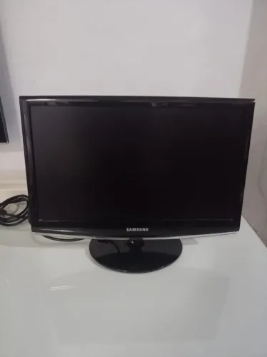 Monitor Samsung SyncMaster 2033BW Plus 20" - R$ 150 (Negociável)