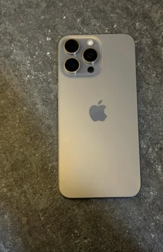 Vendo iPhone 15 pro Max 256 Gb