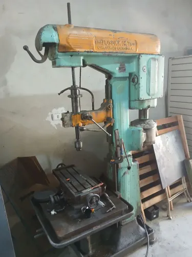 Vendo furadeira fresadora marca Fosdick