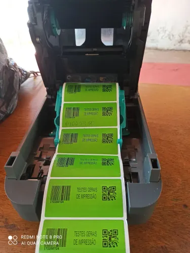 Impressora ZEBRA GT800, com fonte, comunicação, serial, USB e rede.