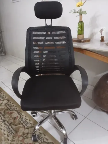 Cadeira de escritório Diretora Roma Ergonômica, Com Apoio de cabeça Regulável de Altura 