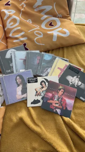 CDs de diversos artistas