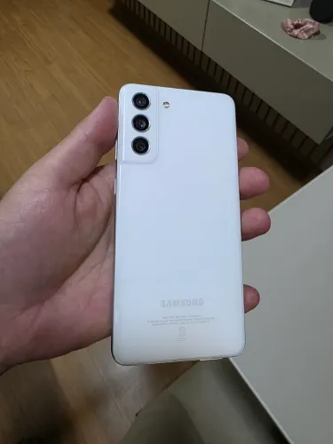 LEIA O ANÚNCIO Celular s21 fe 