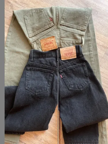 2 calças levis TAM 24 LINDASSSS E NOVAS! R$ 149,00 cada!