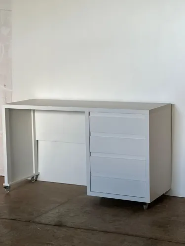 Vendo mesa de escritório 4 gavetas 100% MDF