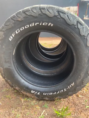 4 pneus BF Goodrich 265/65/18