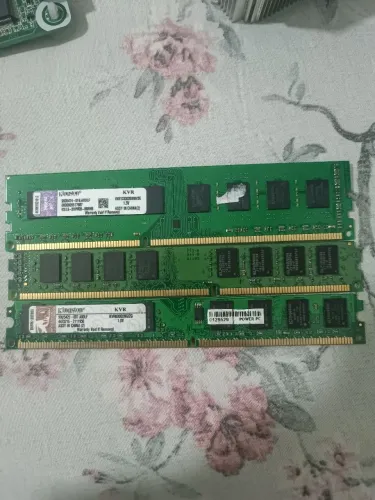 3 pentes de memória ddr3 de 2gb